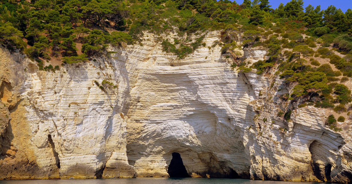 Itinerari sul gargano, grotta sul mare