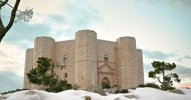 Castel del Monte innevato ad Andria