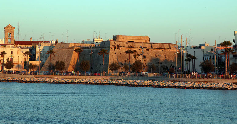 castello mola di bari